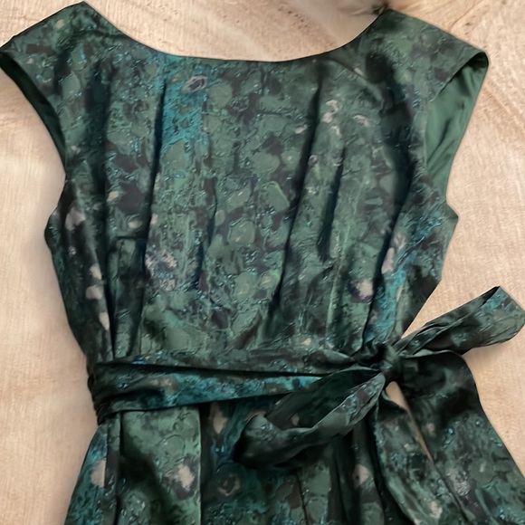 Ann Taylor LOFT size 2 hunter green print office and night out friendly dress! - Picture 3 of 6